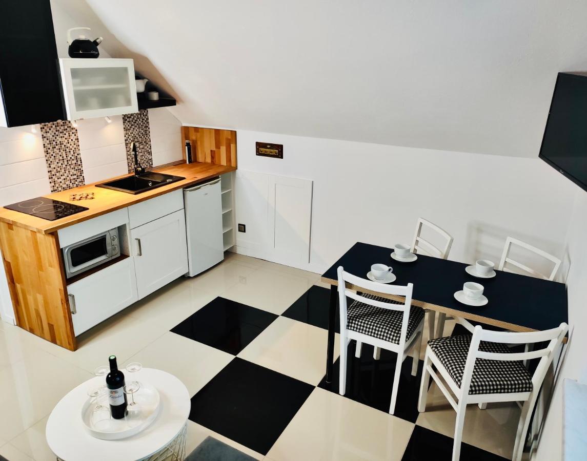 קארוויה Iwona Pokoje Apartamenty מראה חיצוני תמונה