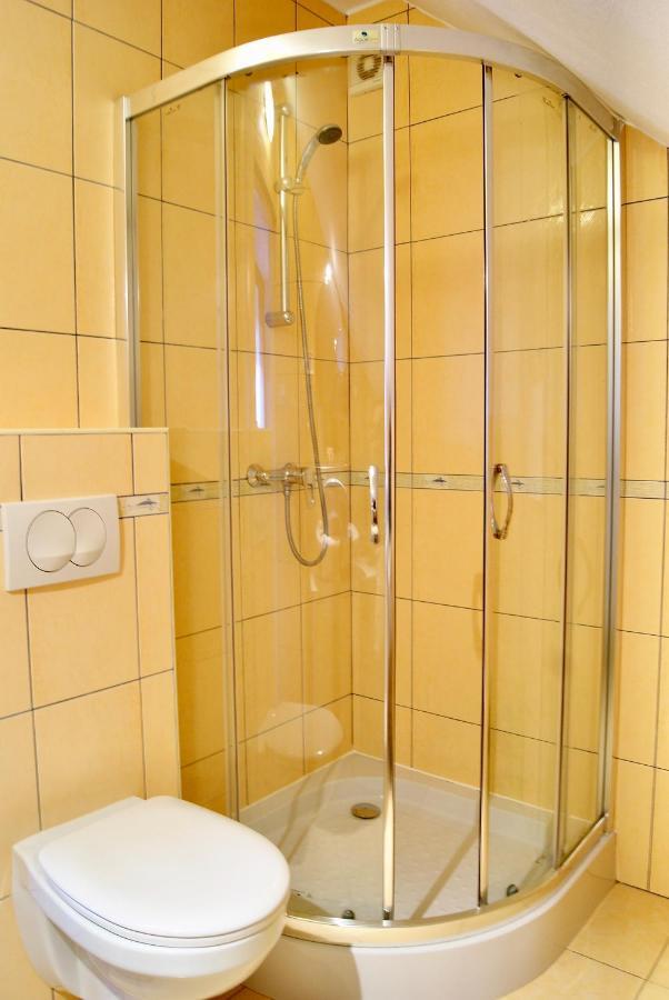 קארוויה Iwona Pokoje Apartamenty מראה חיצוני תמונה