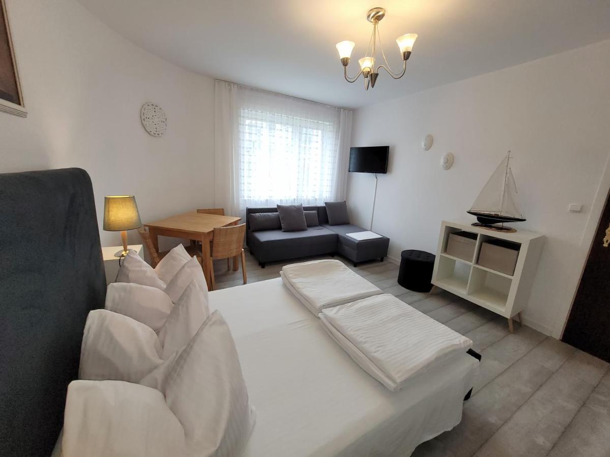 קארוויה Iwona Pokoje Apartamenty מראה חיצוני תמונה