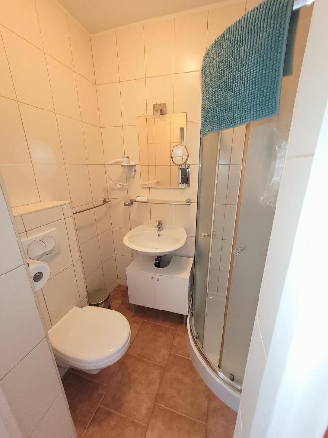 קארוויה Iwona Pokoje Apartamenty מראה חיצוני תמונה