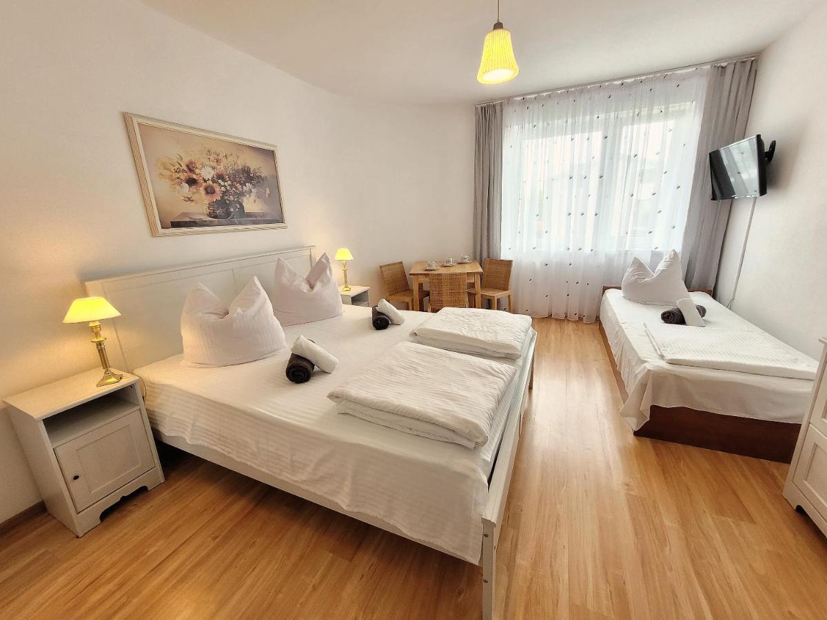 קארוויה Iwona Pokoje Apartamenty מראה חיצוני תמונה